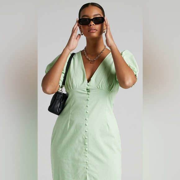 SHOWPO FERONIA DRESS IN APPLE GREEN NWT - Picture 4 of 6